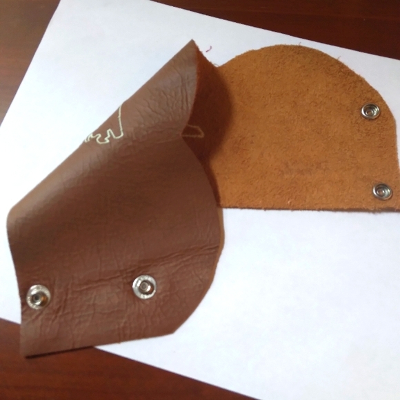 💥 CLOSET CLOSING SALE 💥 Genuine Leather Embroidery Glass/Cup Holder - Picture 7 of 7